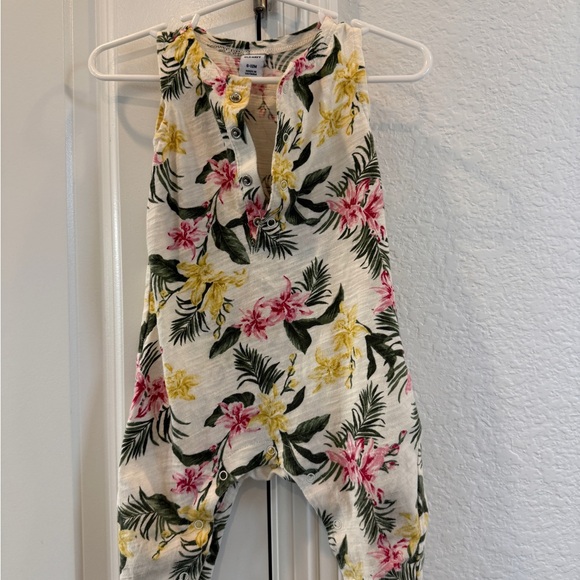 Old Navy Floral Button-Up Baby Romper - Picture 1 of 4